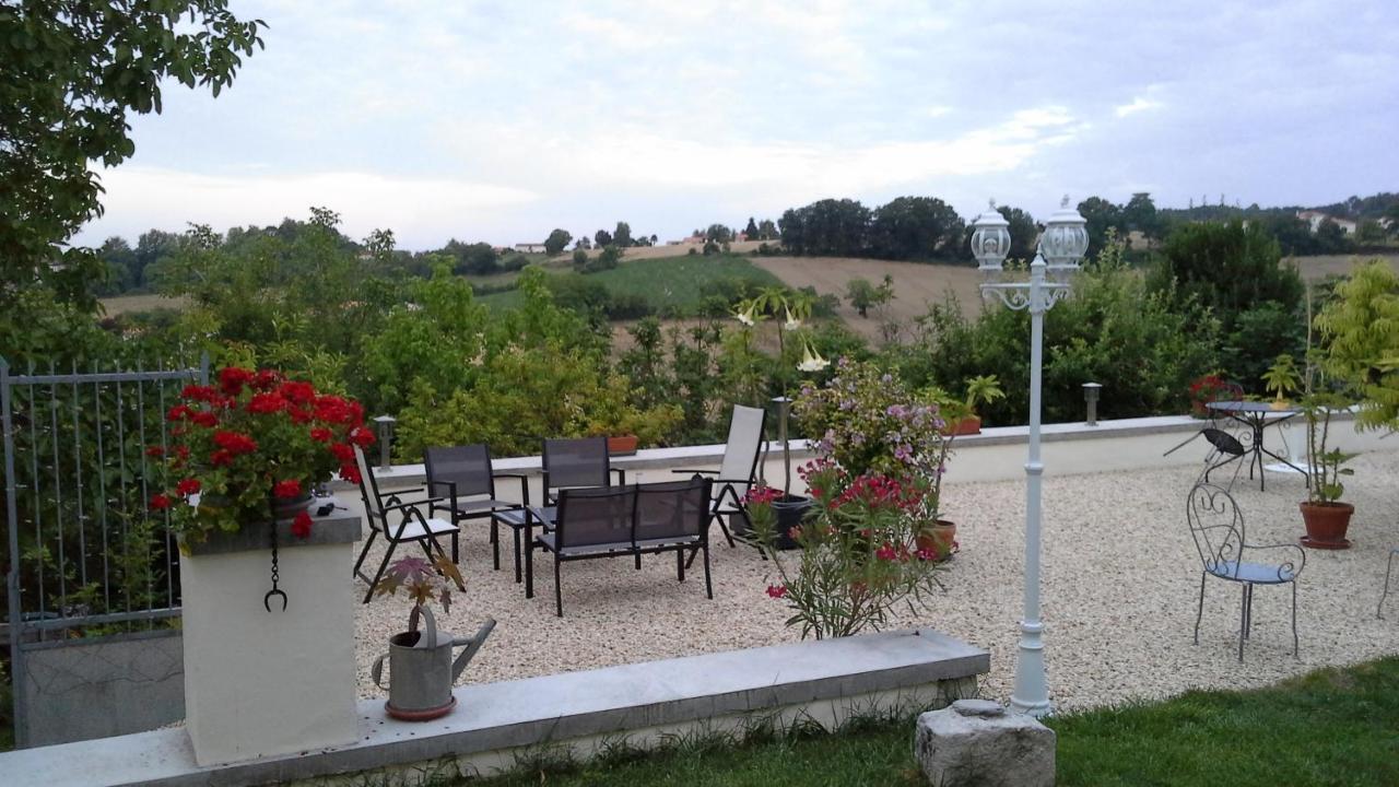 Montismaurelli Bed & Breakfast Montmoreau ภายนอก รูปภาพ