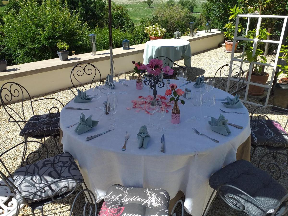 Montismaurelli Bed & Breakfast Montmoreau ภายนอก รูปภาพ